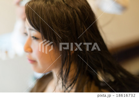 beauty parlor 18616732