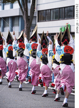 徳島阿波踊り 踊りイメージ素材の写真素材