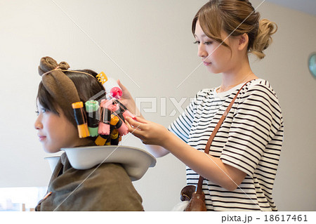 beauty parlor 18617461