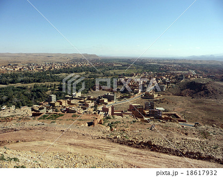 トドラ川沿いのオアシス 18617932