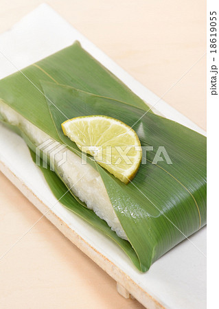 おいしいカレイのえんがわずし 18619055