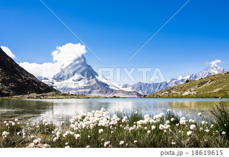 Matterhorn reflecting in the lake, Switzerland 18619615