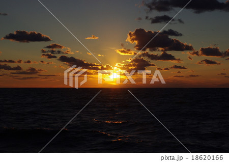 雲の陰り 雲の陰り 18620166