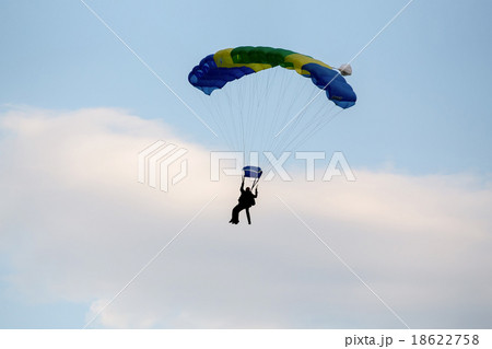 unidentified skydivers, parachutist unidentified skydivers, parachutist 18622758