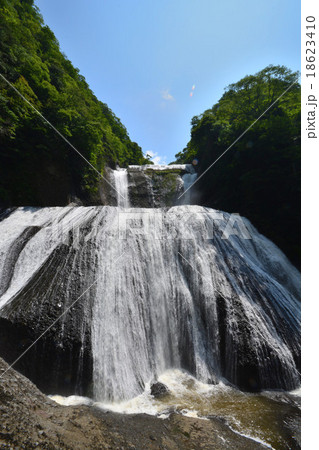 袋田の滝 18623410
