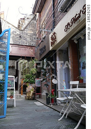 上海　田子坊の路地裏 18626265