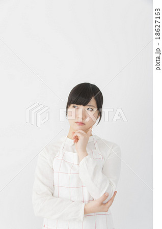 困る主婦 18627163