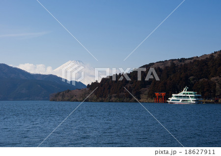 富士山と芦ノ湖 富士山と芦ノ湖 18627911