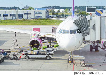 Loading of Luggage in an Airplane 18631167