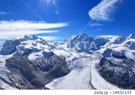 スイスアルプス　モンテローザとグレンツェ氷河 18632133