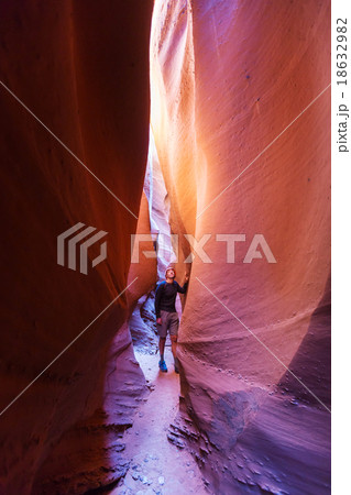 Slot canyon 18632982