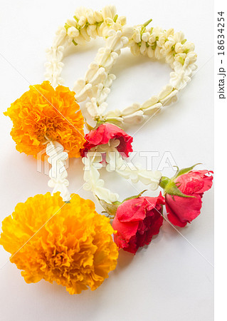 Jasmine Garland with Marigold and rose flower 18634254