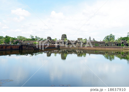 カンボジア　シェムリアップ　アンコールワット遺跡 18637910