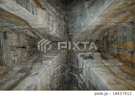 カンボジア　シェムリアップ　アンコールワット遺跡 18637912