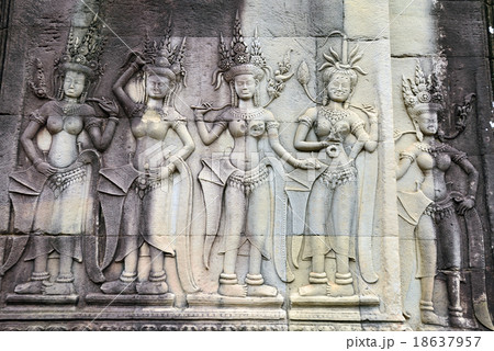 カンボジア　シェムリアップ　アンコールワット遺跡 18637957