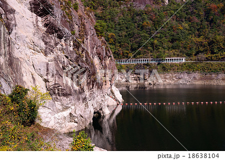 紅葉の日向神ダム 18638104