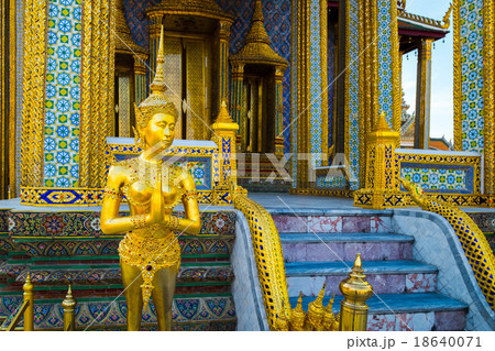 Kinnara from the famous emerald temple Bangkok, Thailand Kinnara from the famous emerald temple Bangkok, Thailand 18640071