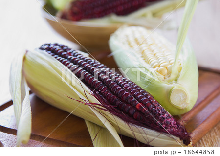 Fresh corn 18644858