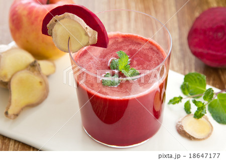 Beetroot with Apple and Ginger extract juice 18647177