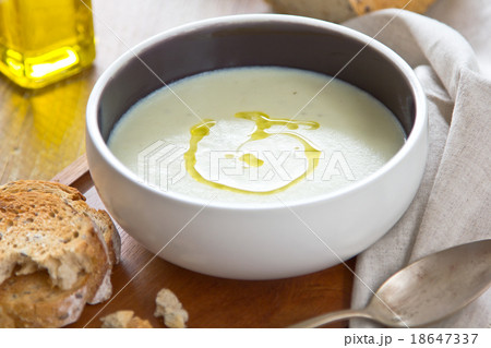 Cauliflower soup Cauliflower soup 18647337