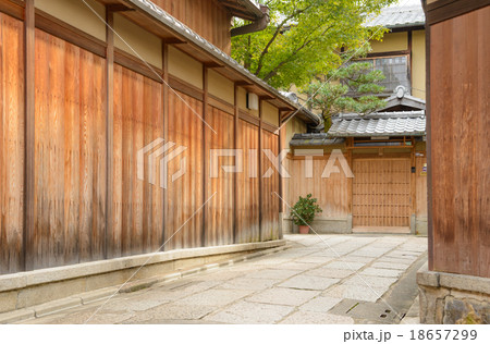 京都の町並み 18657299