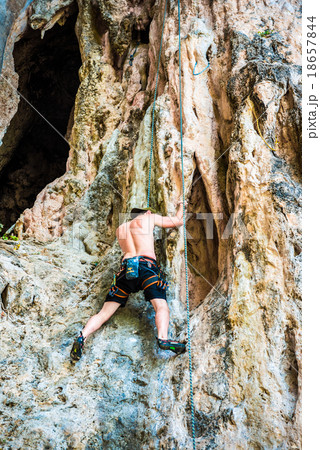 Climber man 18657844