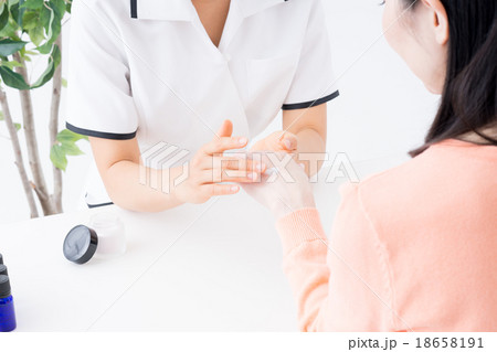 カウンセリング 18658191