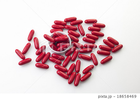 vitamin B isolated on white background vitamin B isolated on white background 18658469