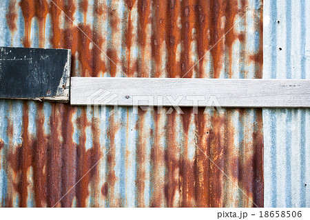 Rusty galvanized zinc background Rusty galvanized zinc background 18658506