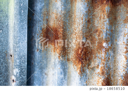 Rusty galvanized zinc background 18658510