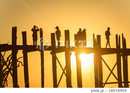 U Bein Bridge, a beautiful 1.2 kilometre structure 18658909