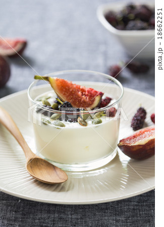 Greek yogurt with Fig ,Mulberries and pumpkin seed 18662251