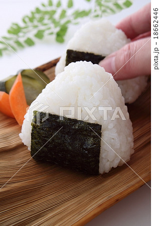 おにぎり 18662446