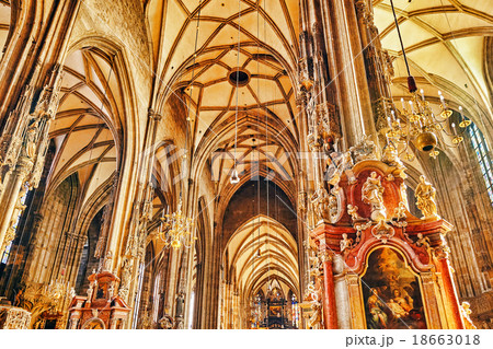 Interior St. Stephen's Cathedral(Stephansdom)  18663018