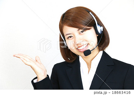 笑顔のオペレーター 18663416