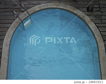 Swimming Pool Swimming Pool 18663921