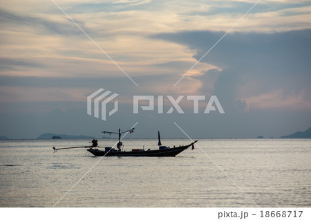 sunset 18668717