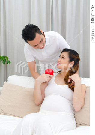 Healty eating of pregnant woman Healty eating of pregnant woman 18671857