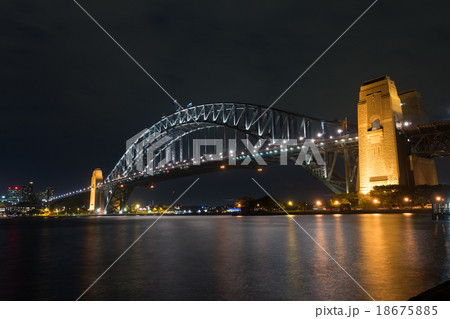 Sydney harbour bridge at night 18675885