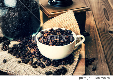 コーヒー カフェイメージ 18679070