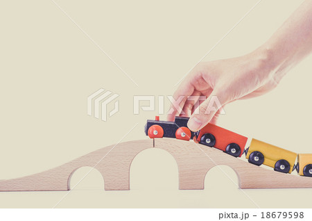 おもちゃの列車 18679598