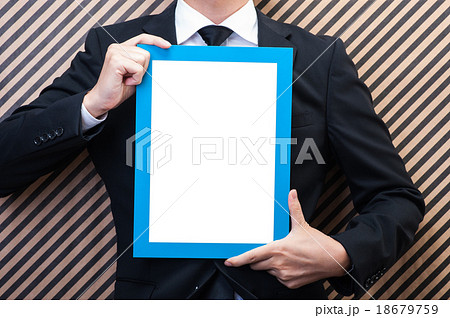 フォトフレームとビジネスマン 18679759