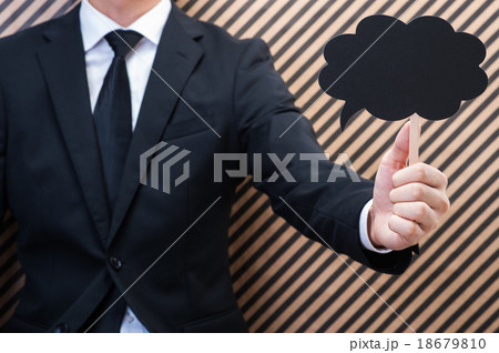 吹き出しとビジネスマン 18679810
