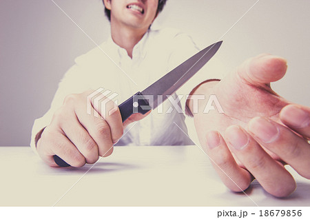 リストカットと男性 18679856