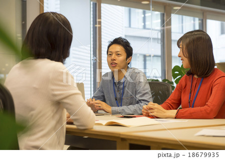 ミーティング ミーティング 18679935