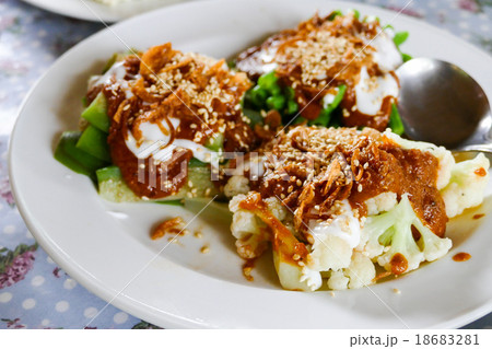 boiled cauliflower and cowpea withsesame sauce boiled cauliflower and cowpea withsesame sauce 18683281