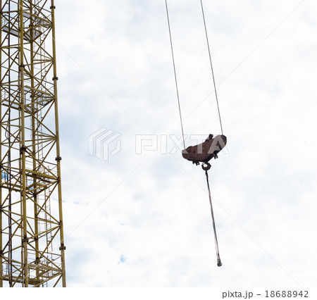 Mast and hook of the tower crane Mast and hook of the tower crane 18688942