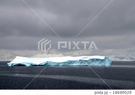 南極の氷山 18690026