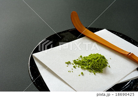 抹茶と茶杓　黒バック 18690425