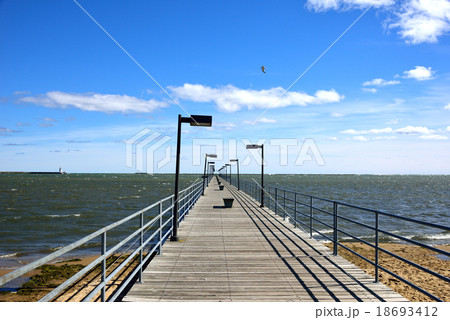 ハーバービーチの桟橋 18693412